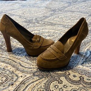 Banana republic ladies suede shoes